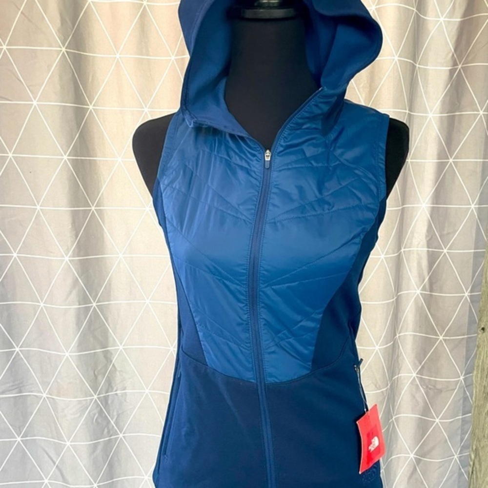The North‎ Face NWT vest